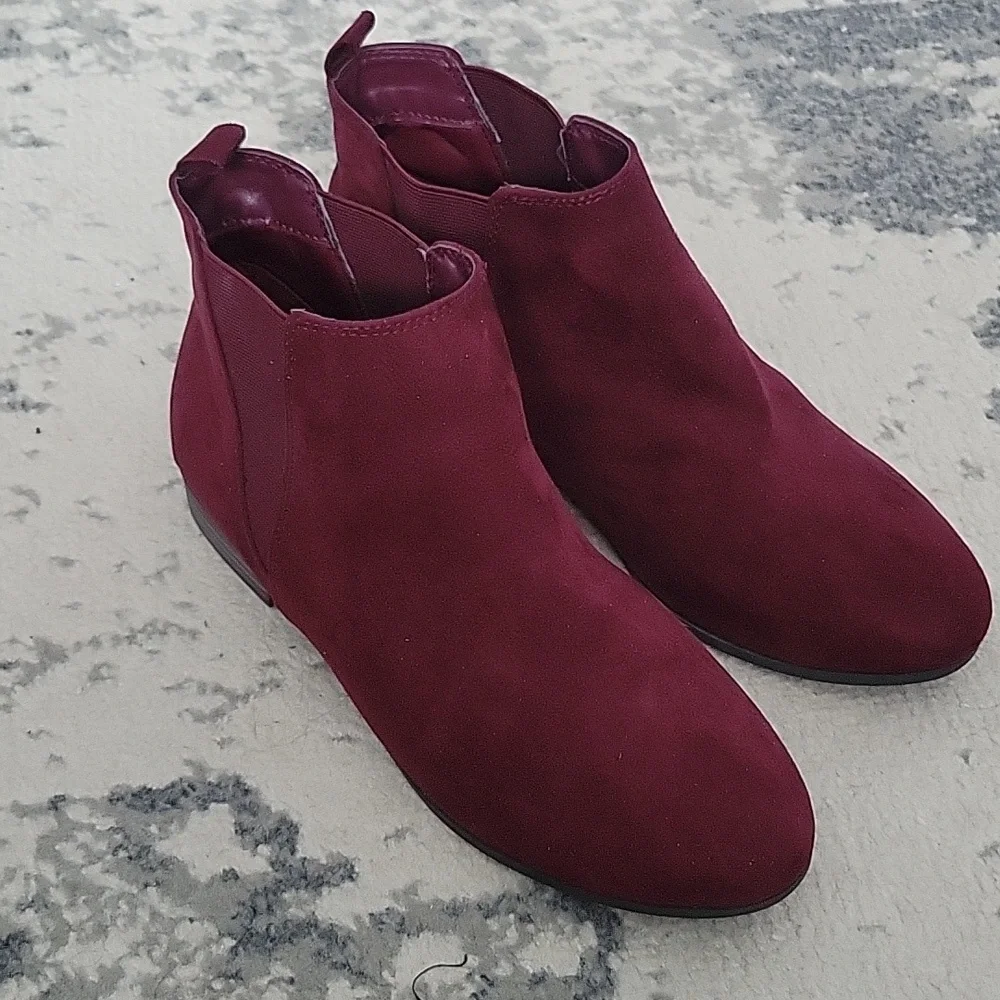 Women's Suede Ankle Boots - Red